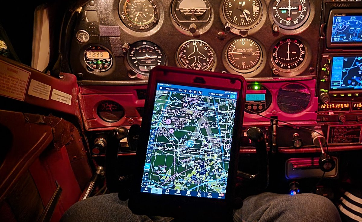 PilotBurt's tweet photo. @Cessna I picture myself here a lot!
#Cardinal177 #TeamHighWing https://t.co/gykCK7wFER