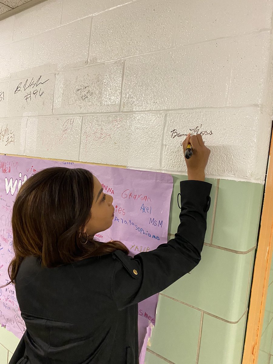 breanarossWBAL's tweet photo. Today I met Mr. B, the principal of Curtis Bay Elementary School. He is a recipient of The Heart of the Schools Award. Mr. B and his students gave us such a warm welcome. It’s easy to see why his hard work is being recognized. See for yourself ahead on @wbaltv11 at 5:55. https://t.co/IjFPtA9AEw