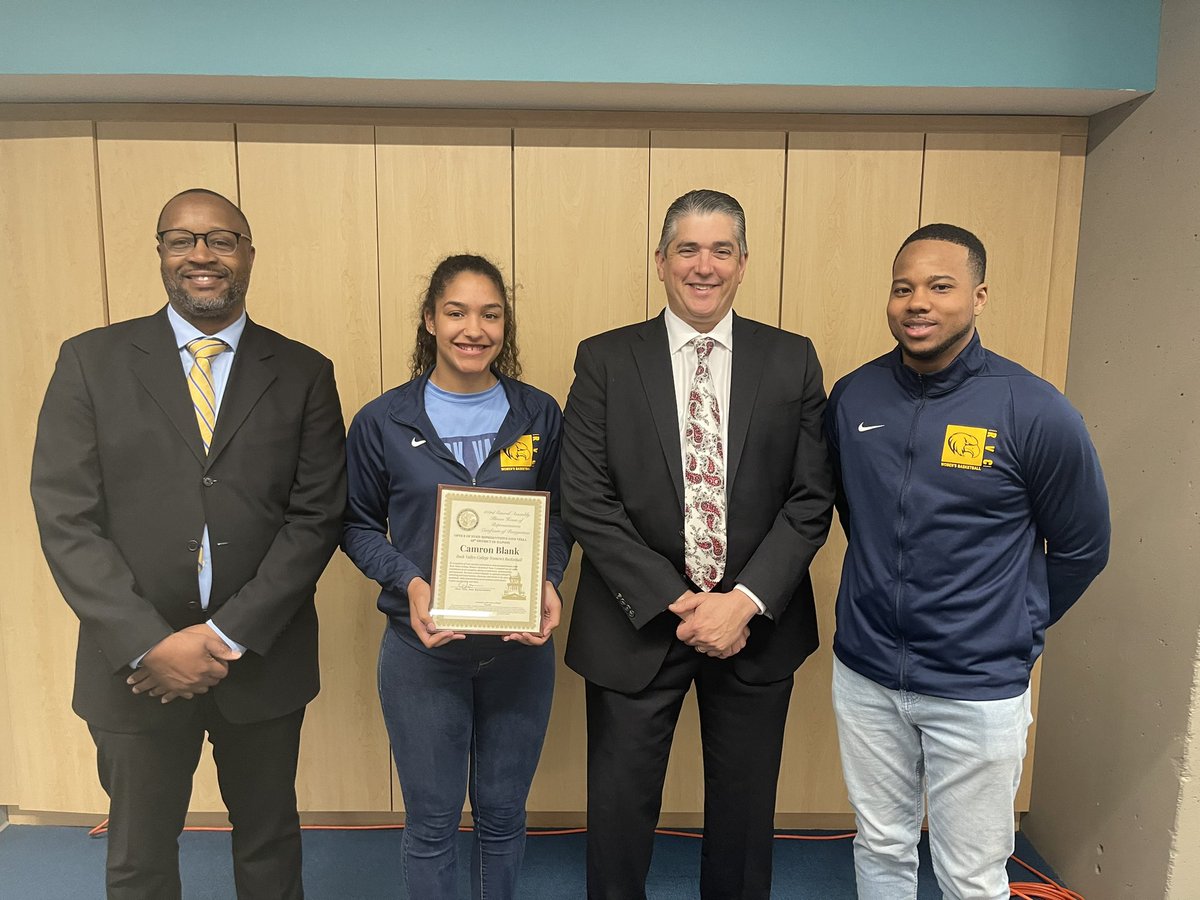 RVC_WBB's tweet photo. Congratulations to Camron Blank on being recognized by the state of Illinois for her continued success. Camron continues to be a positive role model for this community. #RiseUp🦅 https://t.co/3v9ksgYFTw