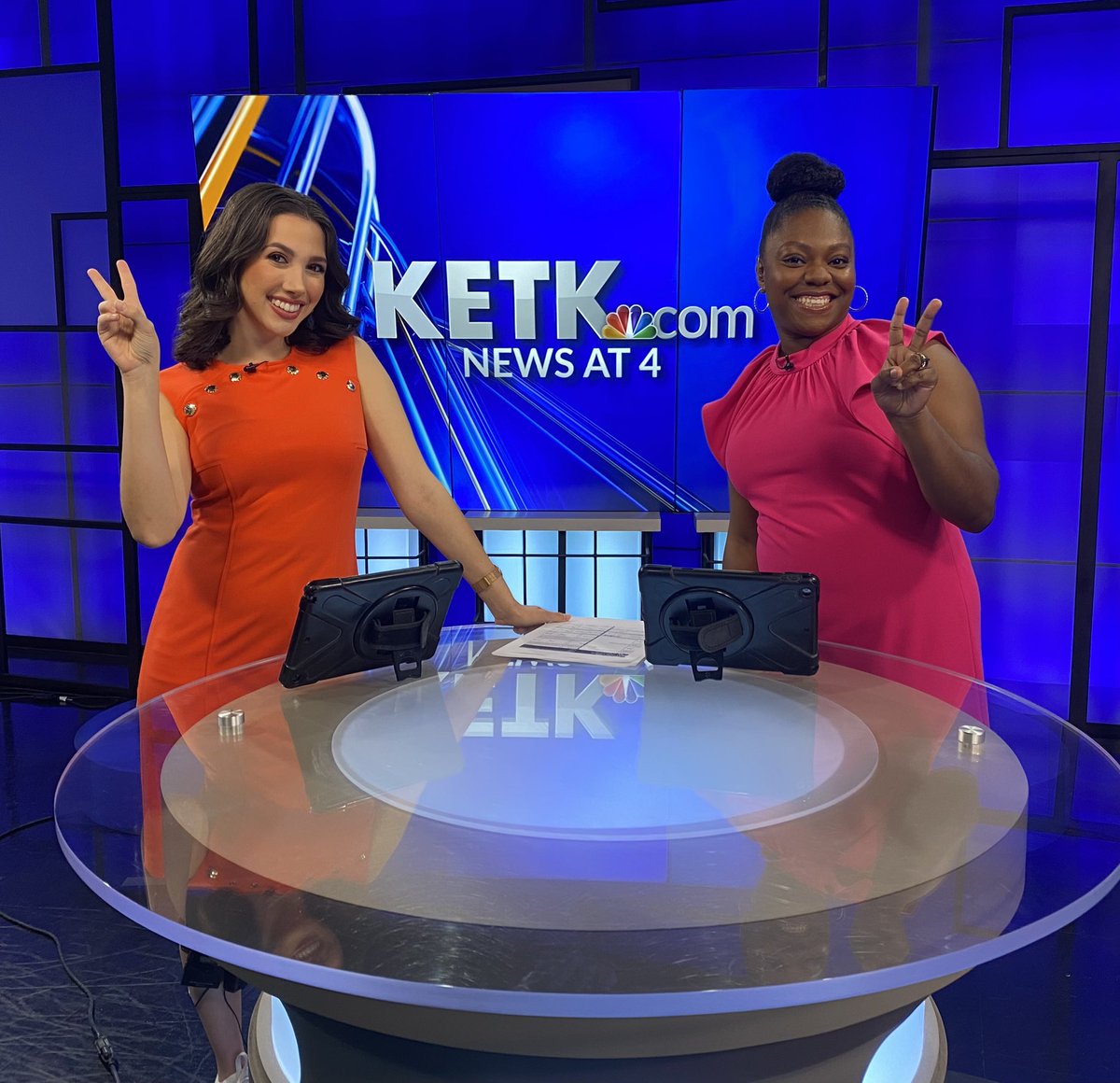 Take 2! It’s our 2nd time anchoring the 4pm together! It’s so fun getting to work with friends 🧡💗