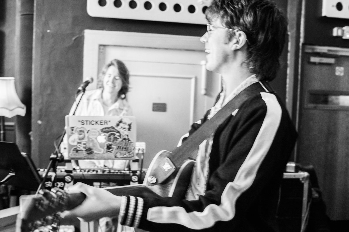 DeclanMcKenna's tweet photo. 📸 @lauramarina__ https://t.co/BQ14TuATrI