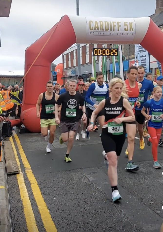 lauramiles86's tweet photo. @Cardiff5K by far the best race I have done so far. It was very well organised and had such an amazing atmosphere. Loved it. Came away with a PB too ☺️🏃♀️@WelshAthletics @PTHarriers #raceforvictory #cardiff #cardiff5k https://t.co/WBjpIrxYUG