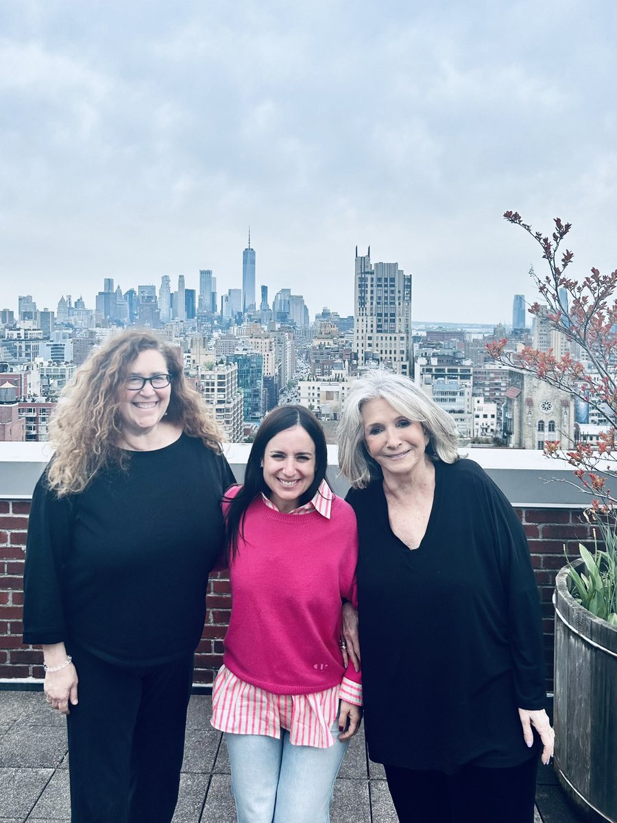 Lovely get-together with Eternal Memory Director &amp; Producer Maite Alberdi and Executive Producer Julie Goldman. What an extraordinary film that makes you proud to be in docus.