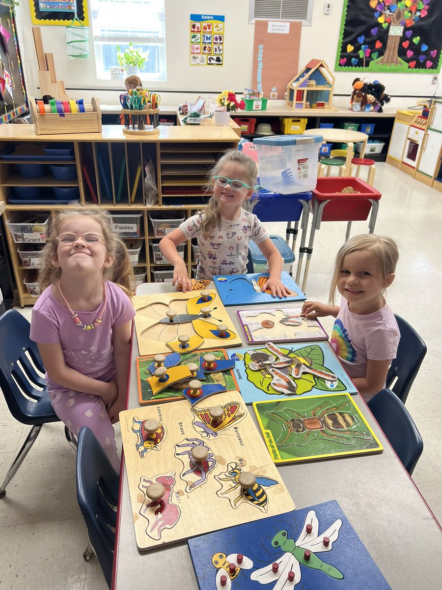 Due to a wonderful grant BCPS received, the Catawba Science center was able to come to our PreK classroom today. The students were so excited to learn more about insects and spiders! 🦋🕷️<a href="/BurkeCoSchools/">BCPS</a> <a href="/ves_tigers/">Valdese Elementary</a> #ignitelearnimgBCPS