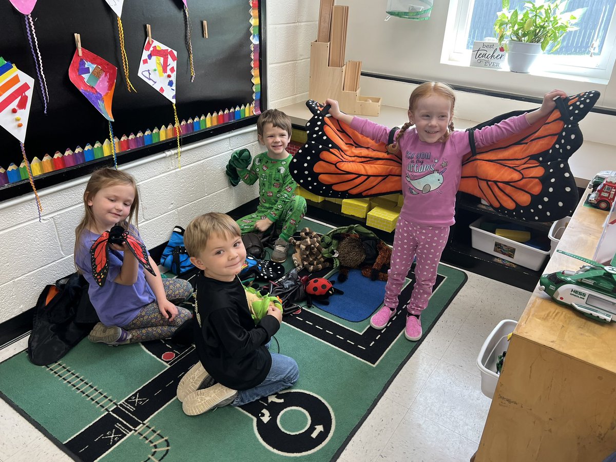 alicia_harkey's tweet photo. Due to a wonderful grant BCPS received, the Catawba Science center was able to come to our PreK classroom today. The students were so excited to learn more about insects and spiders! 🦋🕷️@BurkeCoSchools @ves_tigers #ignitelearnimgBCPS https://t.co/ppst1M0vtQ