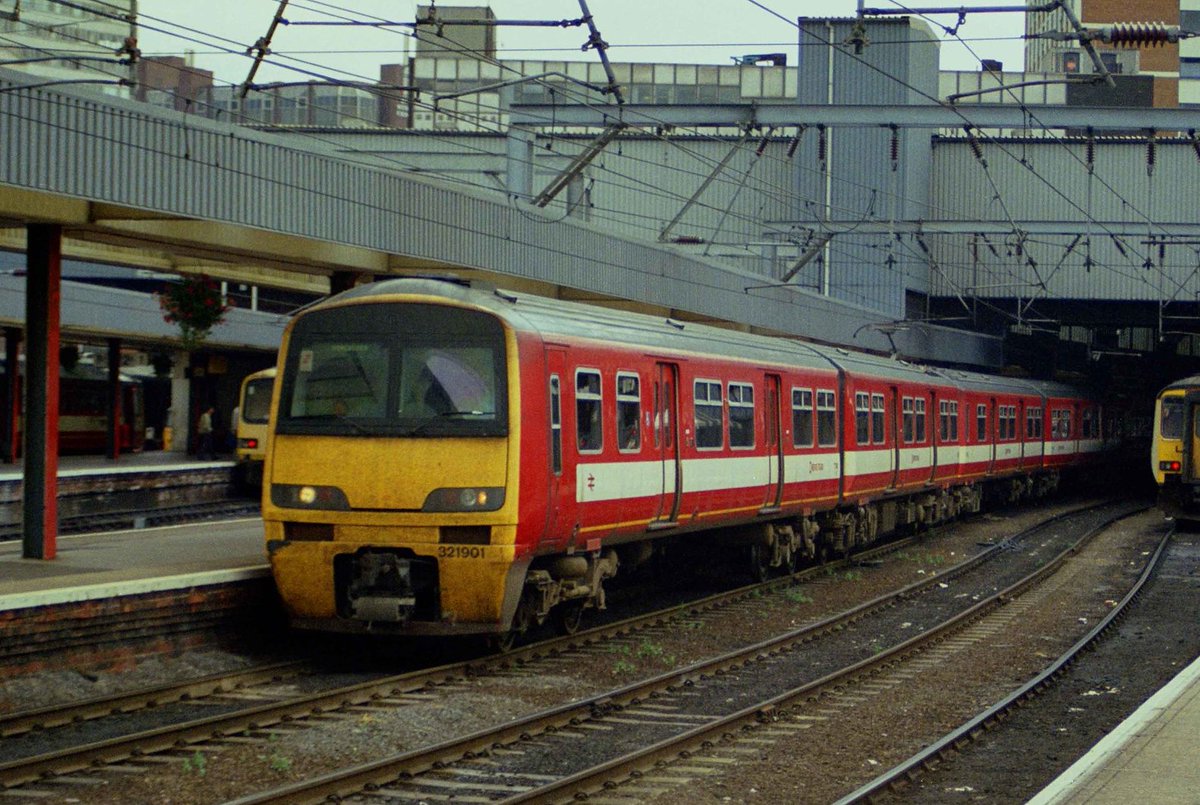 williampgwebb's tweet image. The Class 321s didn't operate outer suburban services in just the East Anglia the Class 321s also operated Electrified commuter services in West Yorkshire operated by Northern until 2020 when they were replaced by Class 331s #Farewell321 #Class321 #Class321Farewell