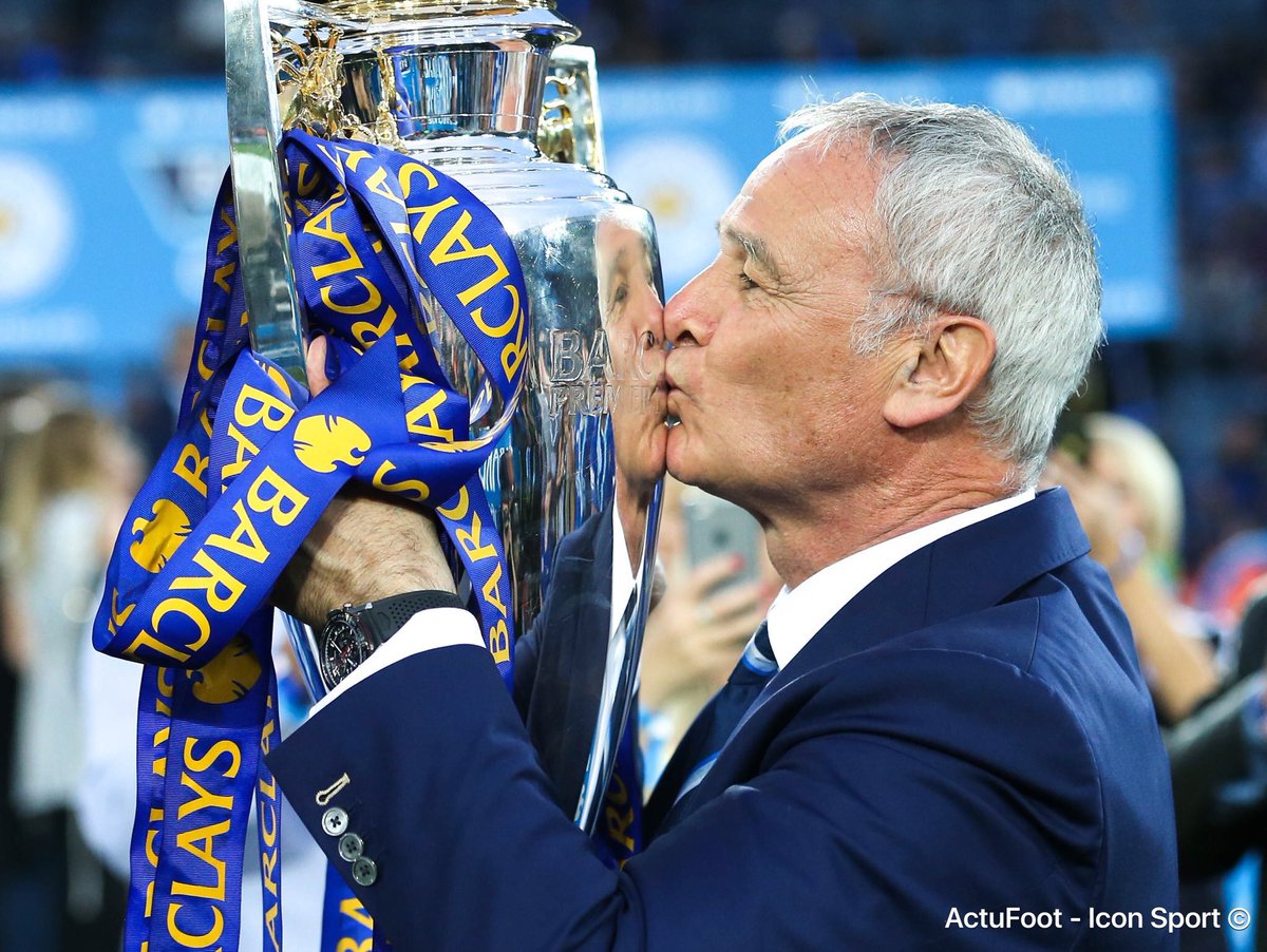 ActuFoot_'s tweet photo. Il y a 7 ans jour pour jour, Leicester était sacré champion de Premier League alors que l'objectif initial n'était autre que... le maintien.

L'un des plus grands exploits de l'Histoire du football. 💙 https://t.co/qJY67R0PuA
