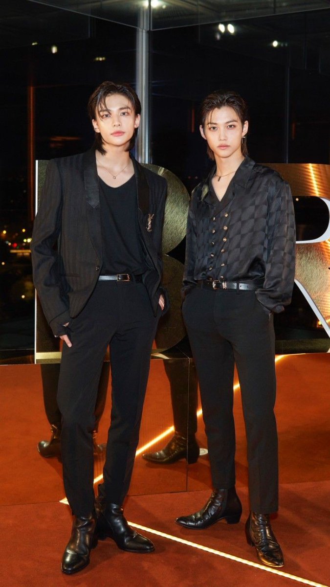 _katsungie's tweet photo. Hwang Hyunjin y Lee Felix de Stray kids, podrían perfectamente acoplarse a las temáticas de la Met Gala!! https://t.co/c6jNz9hfa3