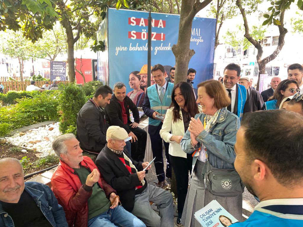 Manisa Kent merkezimizde vatandaşlarımızla bir araya geldik. Vatandaşlarımızın sorunlarını dinledikten sonra çözüm önerilerimizi anlattık. 

#14mayis2023 #manisa #chp #Deva