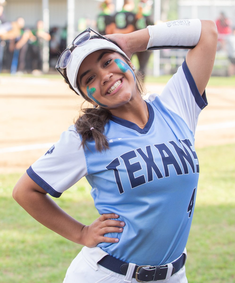 SRHSTancinco's tweet photo. Photos from Senior Night against PHS @SRHSTx_softball 

https://t.co/zOC6s9VZ3M https://t.co/TDiEoZFYiJ
