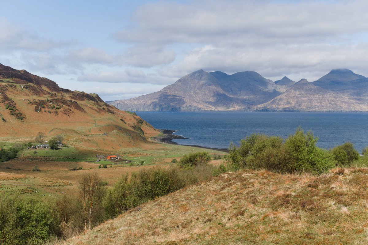 Katie Featherstone (Scotland/Iceland) (@featherytravels) on Twitter photo Looking west from <a href="/isleofeigg/">Isle of Eigg</a> towards <a href="/isleofrum/">Isle of Rùm</a> this morning.
<a href="/VisitSmallIsles/">Visit Small Isles</a> #InnerHebrides Looking west from <a href="/isleofeigg/">Isle of Eigg</a> towards <a href="/isleofrum/">Isle of Rùm</a> this morning.
<a href="/VisitSmallIsles/">Visit Small Isles</a> #InnerHebrides