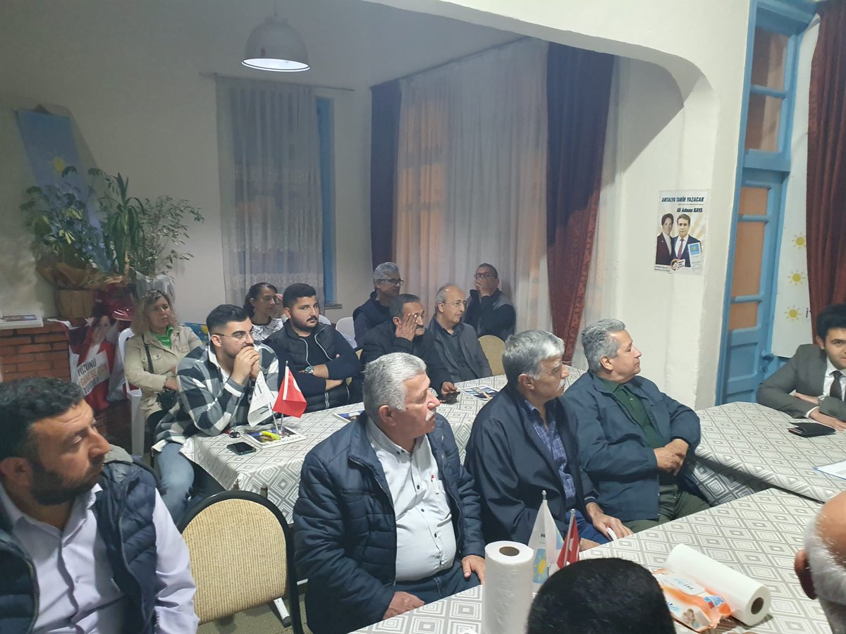 FPartim's tweet photo. Finike iyi parti 1 etap sandık eğitimi, katkılarından dolayı Sayın Avukat İbrahim Erol ve Avukat Ahmet Selim Ateş'e ve katılımcı üyelerimize çok teşekkür ederiz https://t.co/TzQwgT3ATb