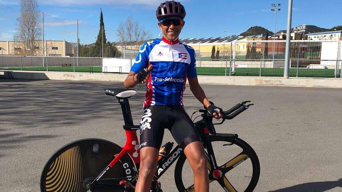 ArtXTR's tweet image. POV: Eres un hombre boricua y acabas de cumplir 40 años. Escoge tu personalidad.