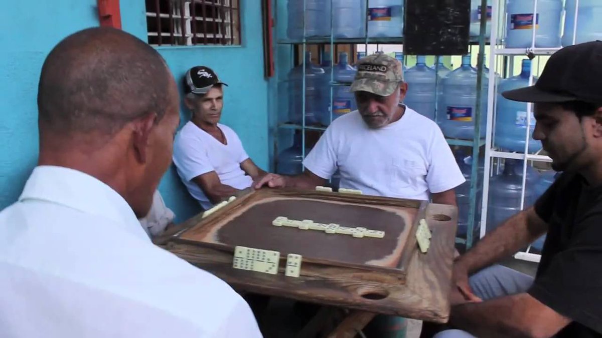 ArtXTR's tweet image. POV: Eres un hombre boricua y acabas de cumplir 40 años. Escoge tu personalidad.