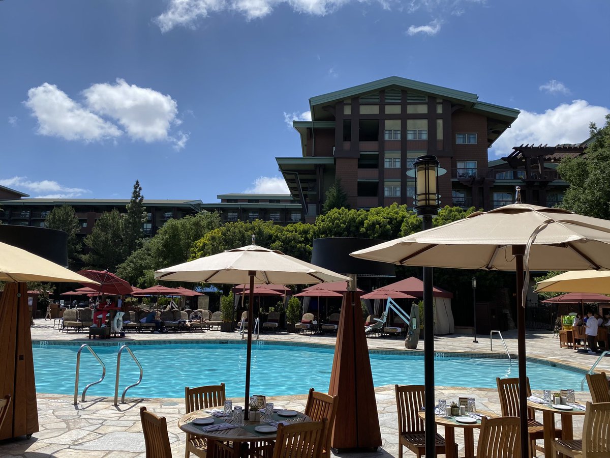 robbybottoms's tweet photo. It turned out to be a perfect day here at Grand Californian Hotel, so I ordered a Perfect Day IPA at Craftsman Bar to go with my Shwarma Chicken Skewers. Stereo Brewing Company is located in the nearby city of Placentia. It’s surprising nobody is in the pool. #independentcraft https://t.co/i0ddyO2cZl