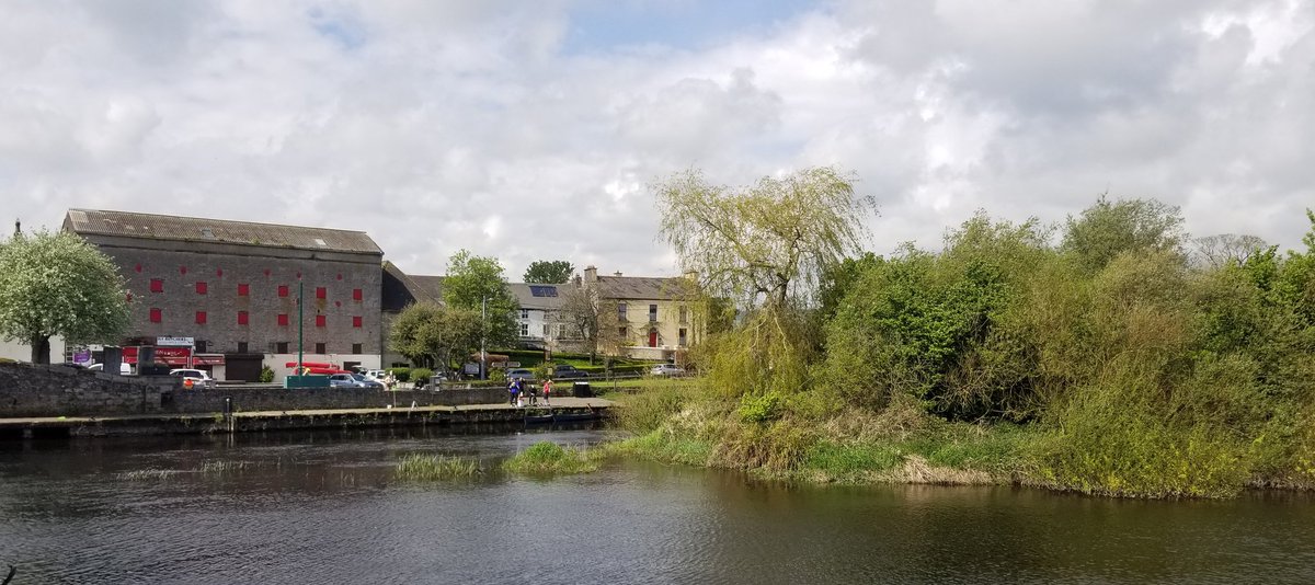RiversIreland's tweet photo. Mighty River #Barrow, Co. #Carlow in Leighlinbridge. Beautiful spot๐๐ฆ
And how did you spend bank holiday weekend? Any river walks, activities?๐ฃ๐ง๐ฆข๐โโ๏ธ๐ดโโ๏ธ
#irishrivers https://t.co/AMGkavDFHN