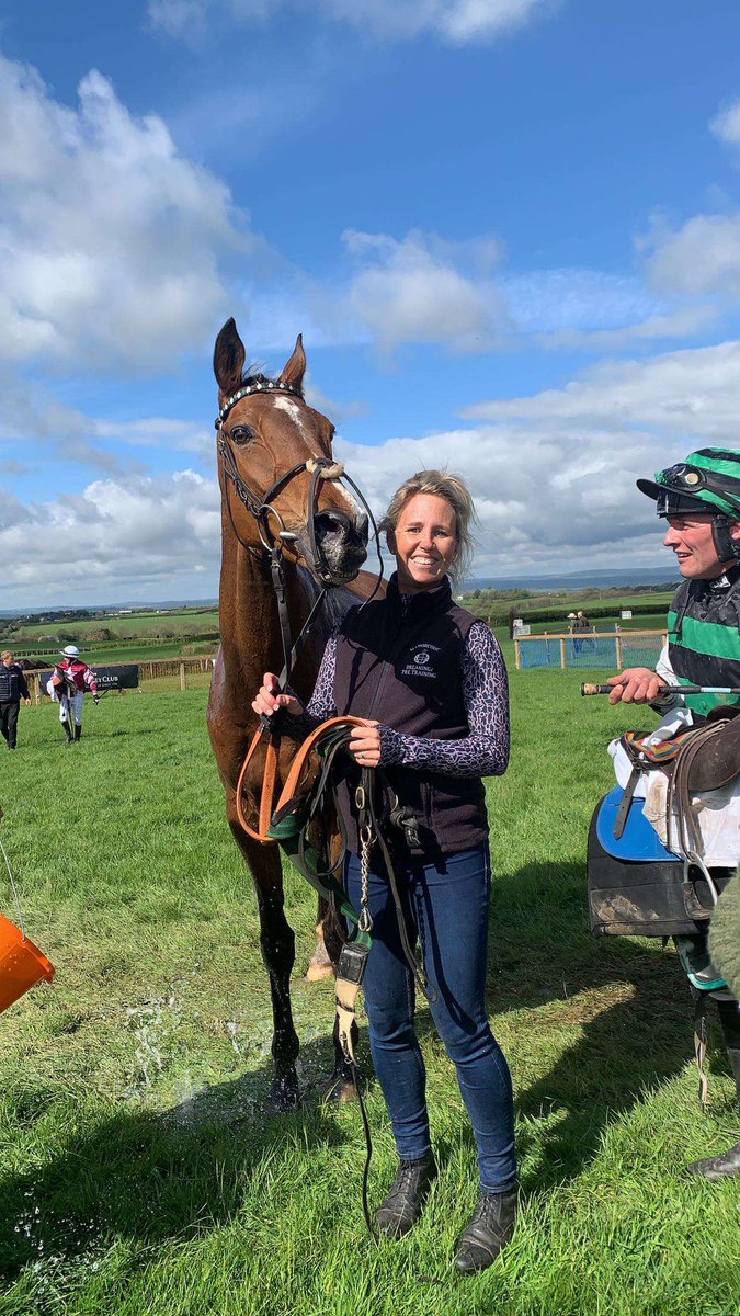 Manor Court Breaking and Pre-Training tweet media