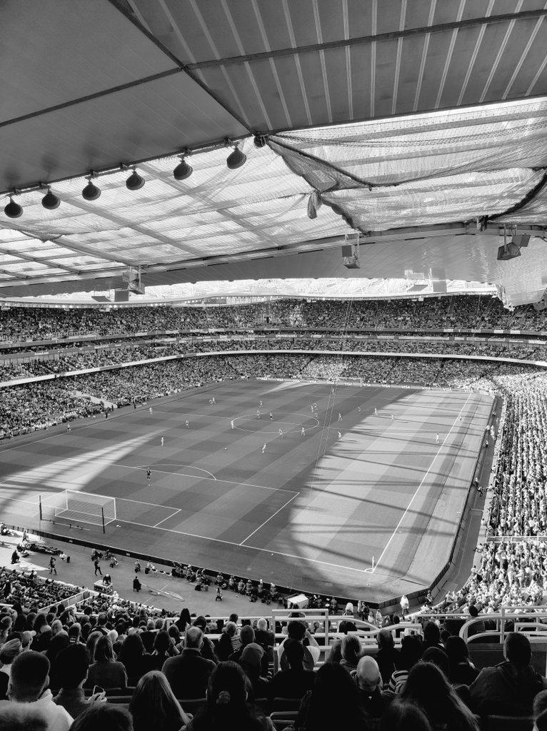 Two days after 58,498 watched a women's rugby match in London, the capital sees another record attendance - this time for an English club match in women's football. 60,063 at the Emirates tonight. Women's sport is blowing up #UWCL