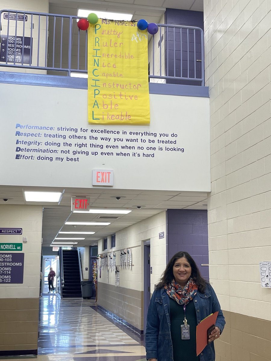 KellyRutledge17's tweet photo. Celebrating ⁦@dsnarcisse623⁩ today. Wildwood is lucky to have her leadership. Happy School Principal Day!! #makeyourmove #middierising ⁦@Wildwood_Tweets⁩ https://t.co/a2As885TEf