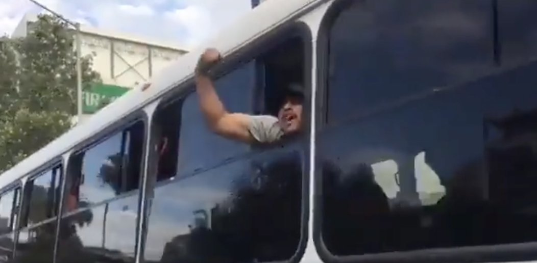 PonchoGutz's tweet image. Imagina despertarte diario a las 4 am, soportar el frío y sueño, preparar tu comida, bañarte, arreglarte, salir a tomar un camión, viajar durante 2 horas, trabajar por seis horas, tener 30 minutos para comer, regresar a trabajar otras 4 horas, viajar 2 horas de regreso mientras…