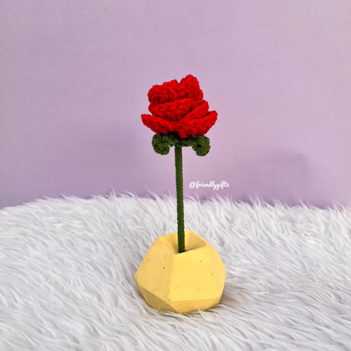 friendlygift1's tweet photo. اركان الورد و القلب 🌺♥️
ديكور لطيف لتزيين المكتب و مناسبة للاهداء🎁 https://t.co/c5gkZ4E4Ne