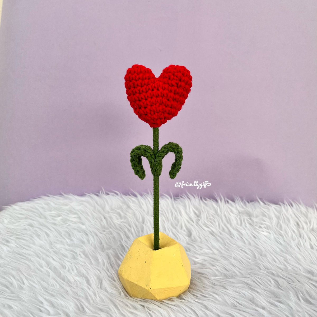 friendlygift1's tweet photo. اركان الورد و القلب 🌺♥️
ديكور لطيف لتزيين المكتب و مناسبة للاهداء🎁 https://t.co/c5gkZ4E4Ne