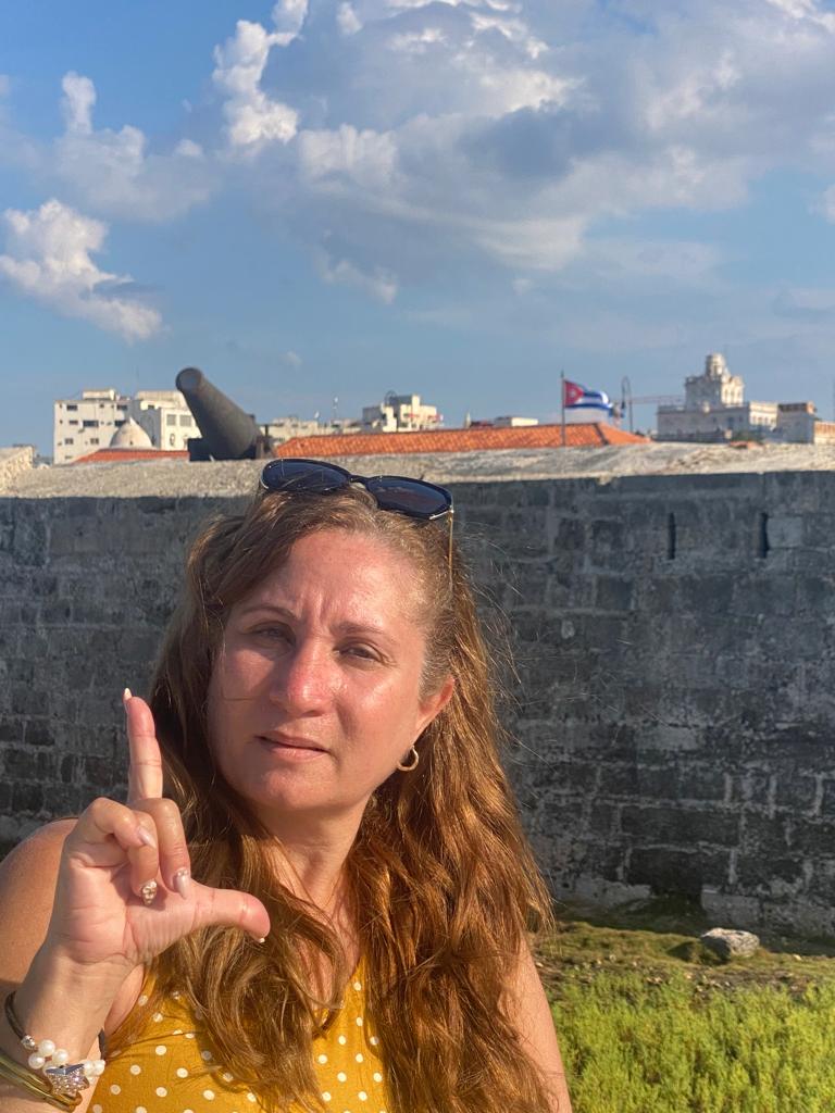 2:36 PM en La Habana Cuba del primer día del mes de mayo,casi me estoy derritiendo pero salí a liberar mi mente recorriendo esta bella ciudad con un sólo pensamiento Continuar exigiendo LA LIBERTAD DE MI HIJO MIGUEL ENRIQUE GIRÓN VELÁZQUEZ 
 #LibertadParaLosPresosPoliticos