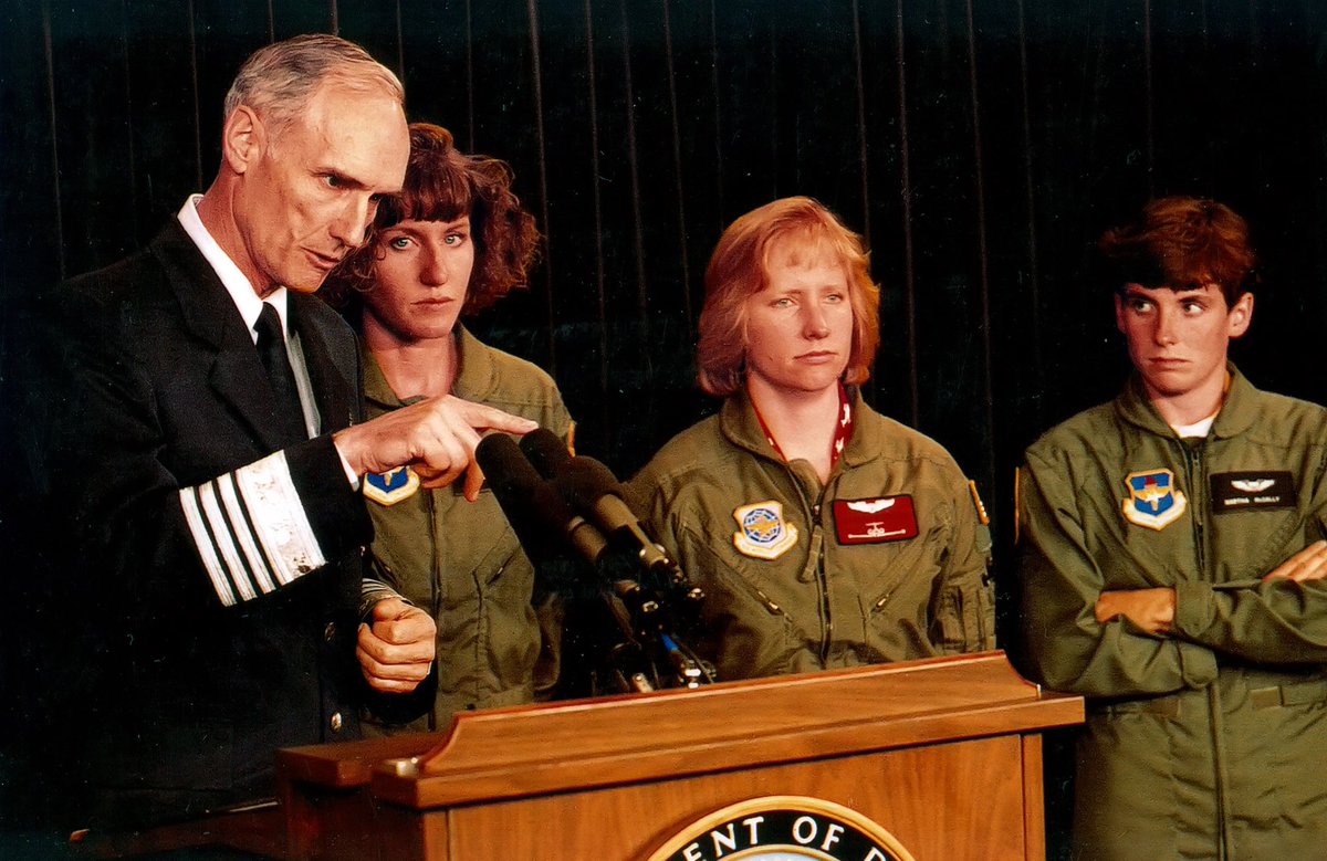 30 years ago last Friday, the Pentagon opened fighter aircraft to women. That’s me at presser giving side-eyes to Gen McPeak who testified b4 Congress that he would rather pick a less qualified male for fighter cockpits. W/ badasses Jeannie Leavitt and Sharon Preszler. Grateful!