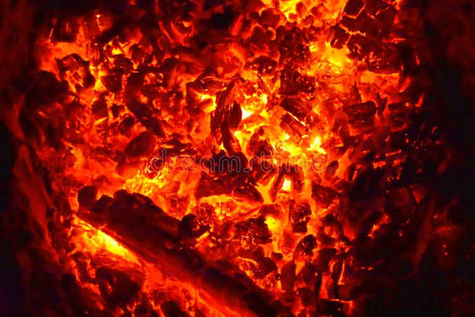 wudashudacuda's tweet photo. #SaTindiNgInit ung Friend mo na dating inaasar na charcoal, nakikita mo nagsisimula na to glow dim as an ember. https://t.co/iEOEX2Dqjj