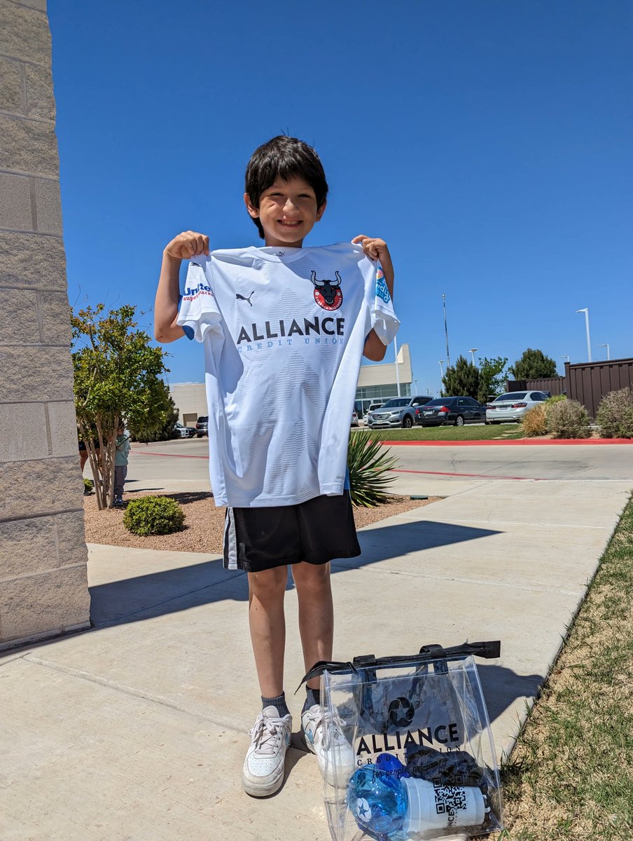 AllianceCUTX's tweet photo. Thank YOU for making the @LubbockMatadors Kickoff Party so special.
Good Luck this season! #LBKBuilt β½π₯
https://t.co/f7JPsWafw7
