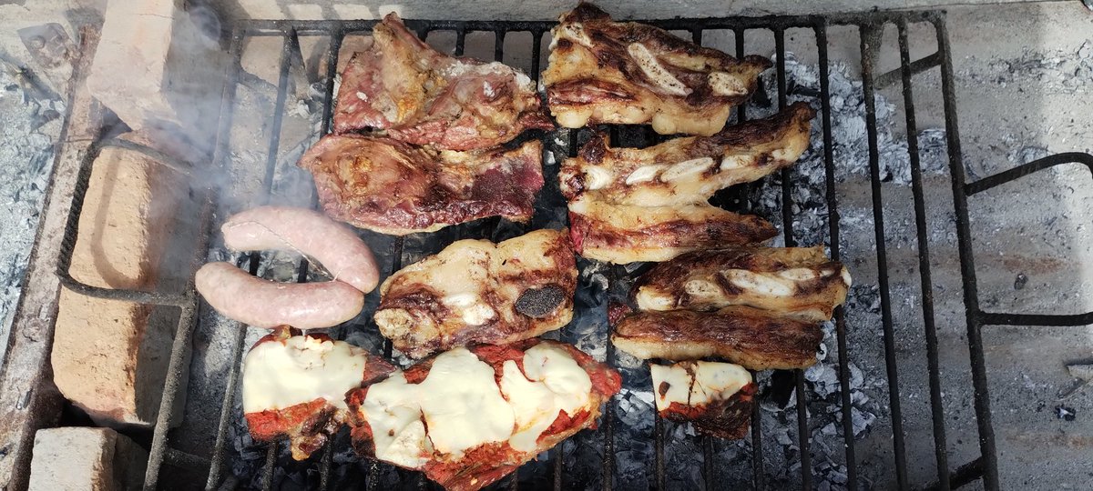 bus97813824's tweet photo. Tranqui nuestro día del trabajador 🍷🍽️ https://t.co/xj6DzXs844