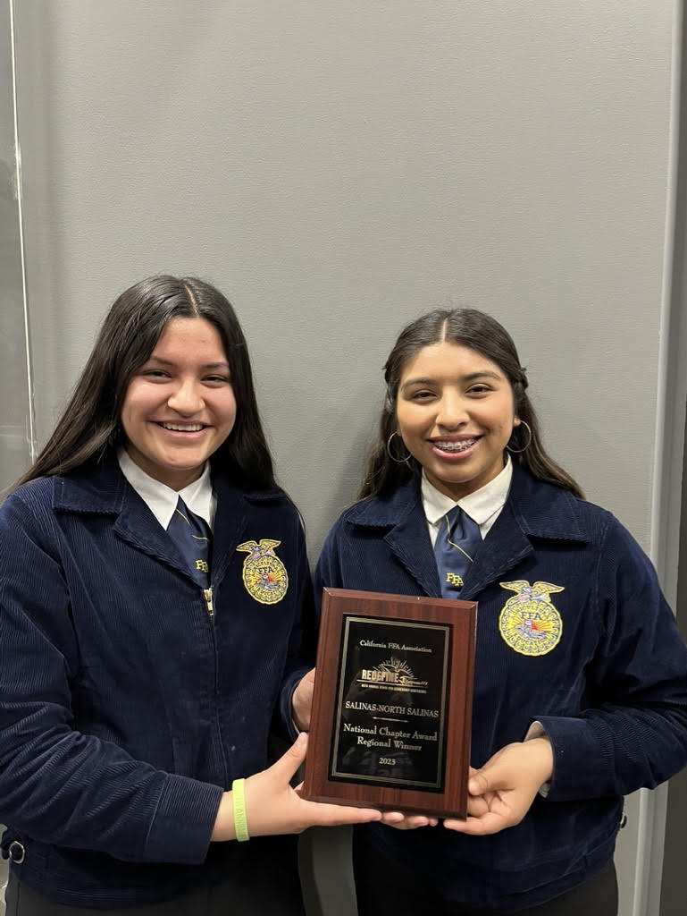 SUHSDofficial's tweet photo. We are so proud to announce that the North Salinas High School FFA team was recognized with a National Chapter Award at the 95th Annual FFA State Leadership Conference! @NorthSalinasHS 

Read more: https://t.co/vzlDEFvUfz https://t.co/sHQtIv3yw0