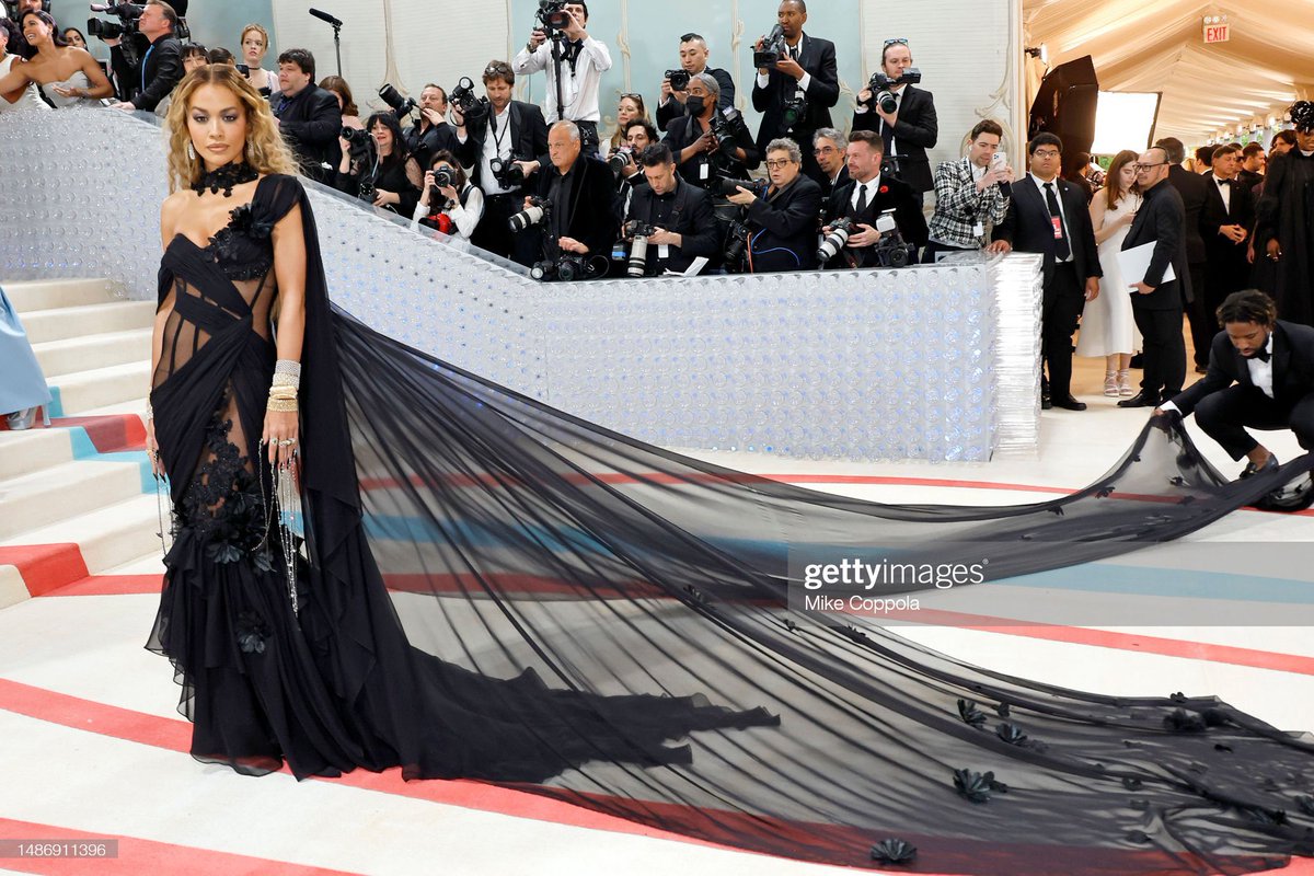 RitaOStreetTeam's tweet photo. 📸 | Rita Ora attends The 2023 Met Gala Celebrating "Karl Lagerfeld: A Line Of Beauty". #MetGala https://t.co/TzJvXMCjcj