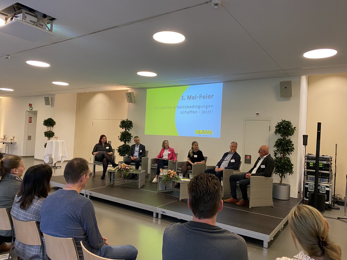 GabrielaBCortes's tweet photo. 🔨Labor day in #Liechtenstein 🏭 This year, the #LANV (Liechtenstein Employees Association) organized a panel with the central theme of the discussion, how to attack the shortage of qualified labor that has worsened in recent years. #LabourDay #union #May1 https://t.co/ROH2podob2
