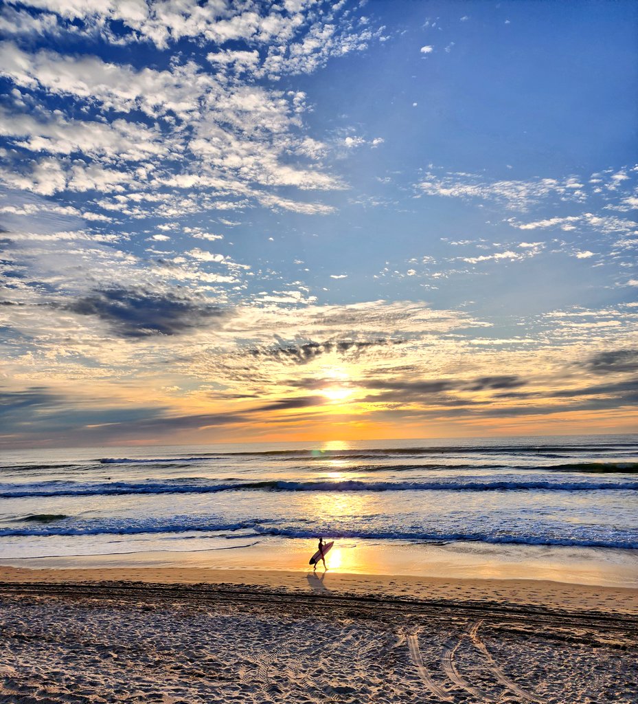 HotAirAustralia's tweet photo. おはようございます☀️🌊🏂️
Have a happy day 🇦🇺
#がんばろQLD #ゴールドコースト #気球 #空旅 #成田空港 #カンタス #ジェットスター #オプショナルツアー #ate2023 #ゴールデンウィーク #夏休み計画 #写真好きな人と繋がりたい #ategoldcoast #ビーチ #サーフィン https://t.co/qwBEG1gaUF