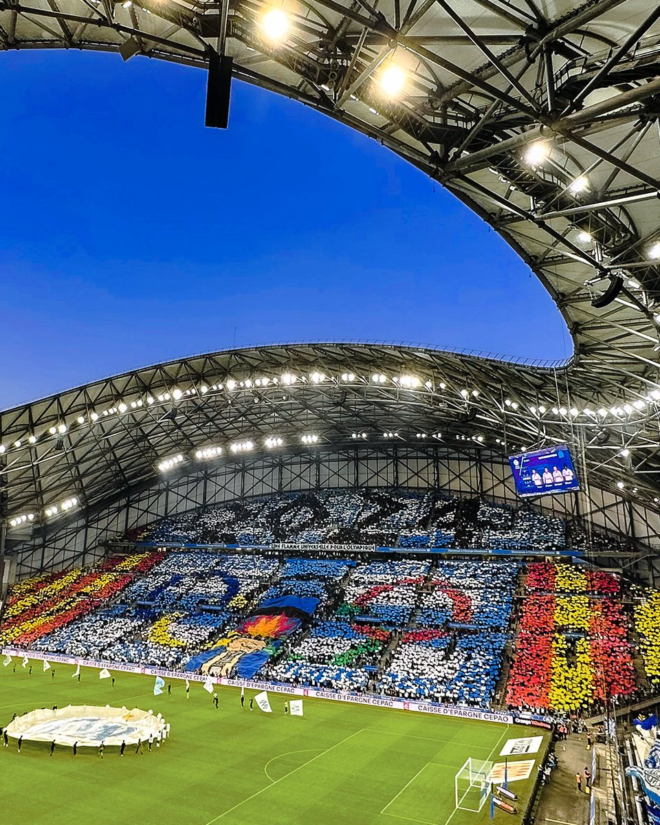 OM_Officiel's tweet image. 𝙐𝙣𝙚 𝙖𝙢𝙗𝙞𝙖𝙣𝙘𝙚 𝙫𝙤𝙡𝙘𝙖𝙣𝙞𝙦𝙪𝙚 pour pousser nos Olympiens à la victoire ! 🔥 
la #TeamOM a fait une nouvelle démonstration de force lors d’ #OMAJA 💪
Merci 💙