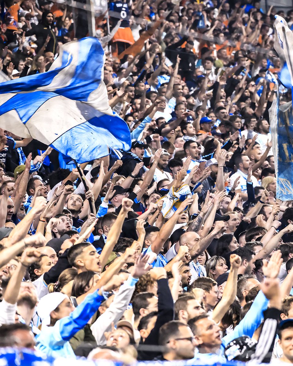 OM_Officiel's tweet image. 𝙐𝙣𝙚 𝙖𝙢𝙗𝙞𝙖𝙣𝙘𝙚 𝙫𝙤𝙡𝙘𝙖𝙣𝙞𝙦𝙪𝙚 pour pousser nos Olympiens à la victoire ! 🔥 
la #TeamOM a fait une nouvelle démonstration de force lors d’ #OMAJA 💪
Merci 💙