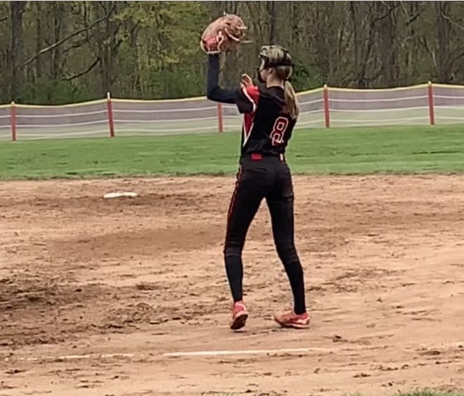 Congratulations @ellabunovsky & teammate Julia Bacoulis on being named to this week’s CT 🥎 Top Performers 🙌🥎🔥‼️#MasukSoftball #LetsGoPanthers