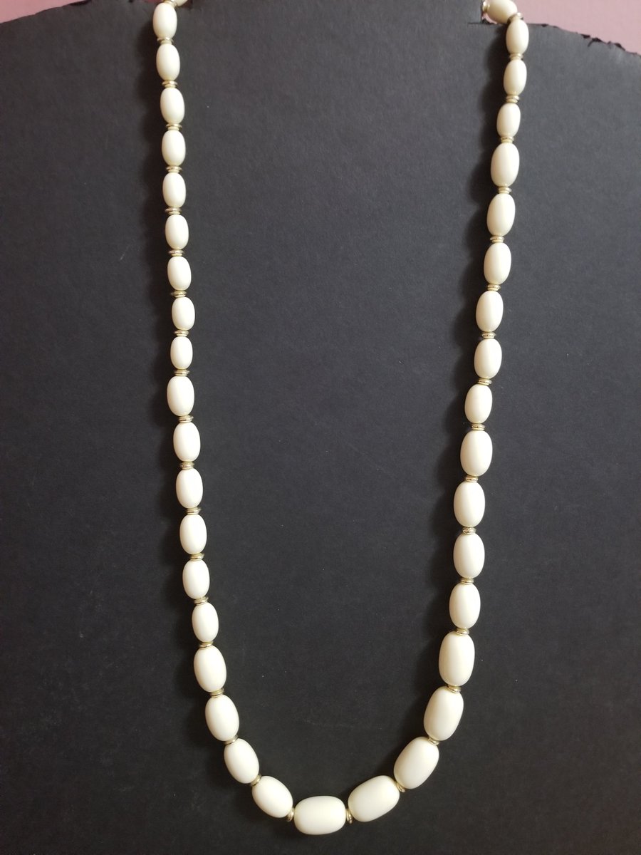 TeriE's tweet photo. CLASSIC ~ VINTAGE 60s Lucite #GraduatedBead Necklace Creamy White w Goldtone Accents 30" #vintagejewelry #beads #vintagebeads #ebayfinds #fashion #accessories #springstyle #classicstyle #vintage60s https://t.co/vKrh5c1KVj #eBay via @eBay https://t.co/0mLyt3LUgk
