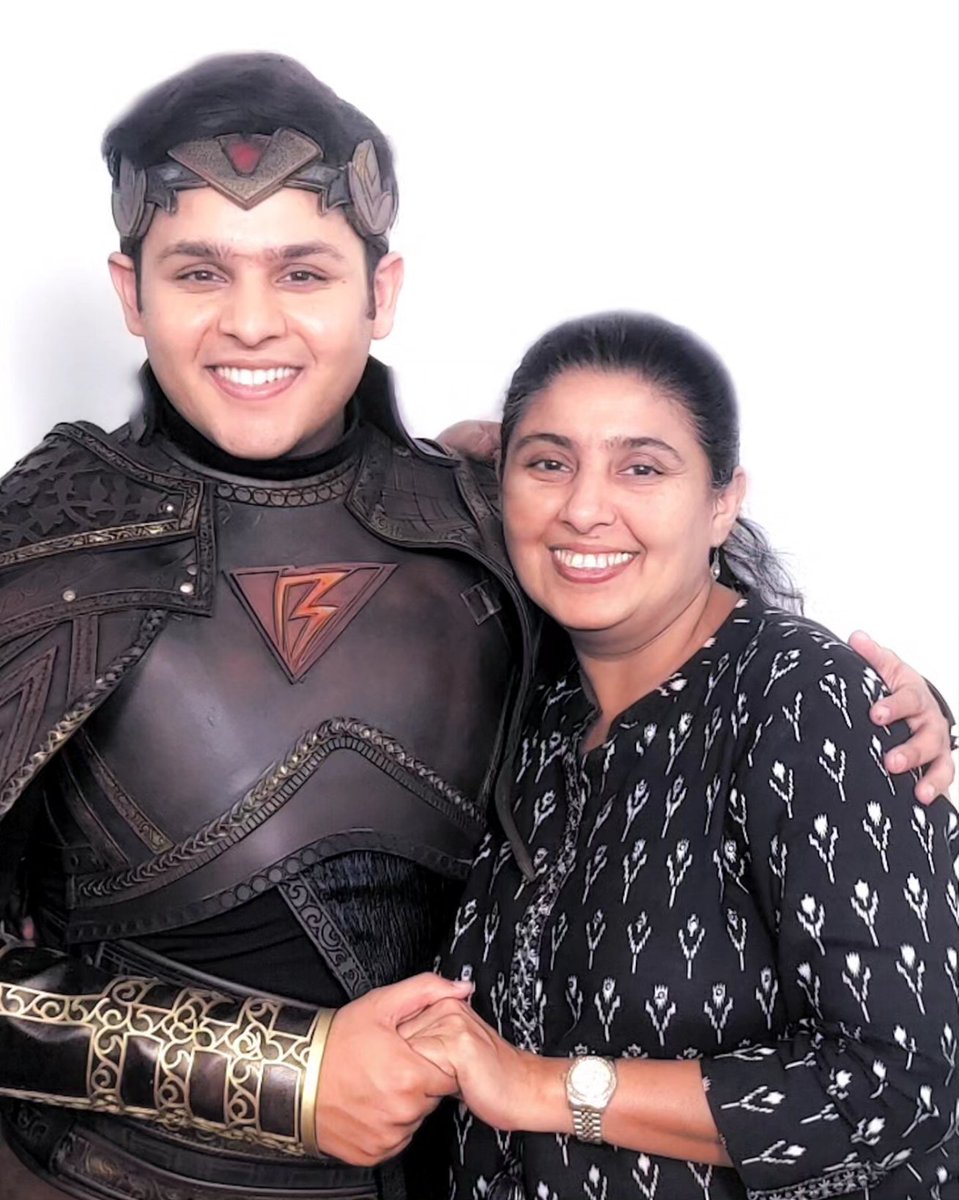 devjoshi10's tweet photo. जिसकी भक्ति मेरी शक्ति हैं,
वो मेरी मां हैं 
जिसका प्यार बेहद, अनंत हैं,
वो मेरी मां हैं 
जिसका हर शब्द गीता कुरान हैं,
वो मेरी मां हैं 
जिसका आशीर्वाद ही चारधाम हैं,
वो मेरी मां हैं 
जिसका हाथ सुकून की परिभाषा हैं,
वो मेरी मां हैं 
जिसका साथ मेरा अभिमान हैं,
वो मेरी मां हैं https://t.co/cDkgMO9Jm3