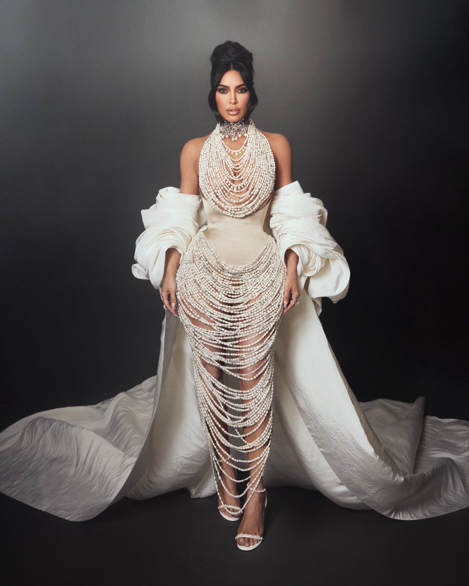 Kim Kardashian tweet media