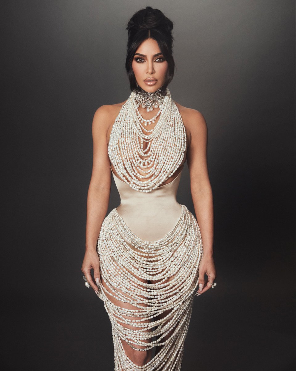 Kim Kardashian tweet media