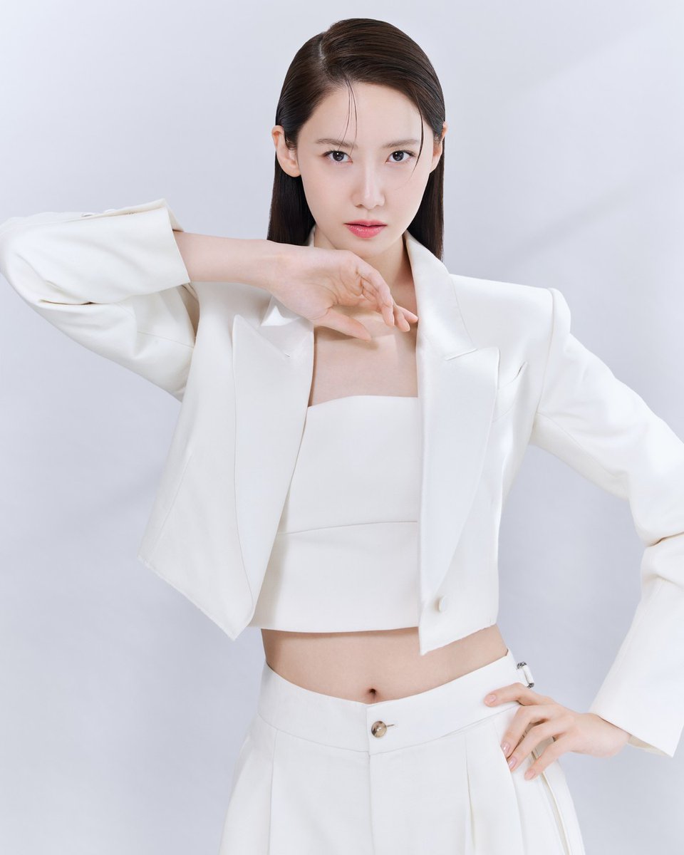 LM_JLP's tweet image. 2023 Forbes Power Celebrity 40

#YoonA at #19, who has been in her 16th year since her debut, not only reunited with SNSD last year, but also starred in films such as #ConfidentialAssignment2 and #BigMouth &amp;amp; now she has become an actress to be trusted &amp;amp; watched.

#임윤아 #윤아