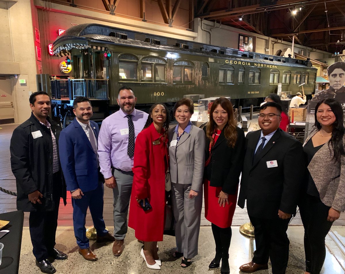 fionama's tweet image. Thank you @APAPAHQ for the recognition and congrats on 20 years of placing interns into elected offices, supporting our community like #stopaapihate, honoring our railroad workers and empowering AAPIs to run for office because  #representation matters! @EleniForCA @MaliaCohen