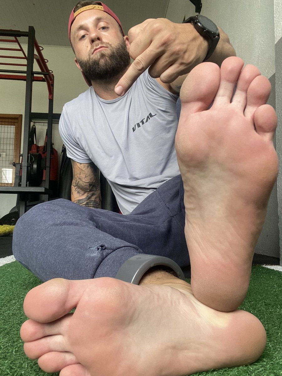 feetlover10my's tweet photo. Ele sabe que daria até o meu cu pra ele… @Pezudo42 https://t.co/sGW5TbC7VU