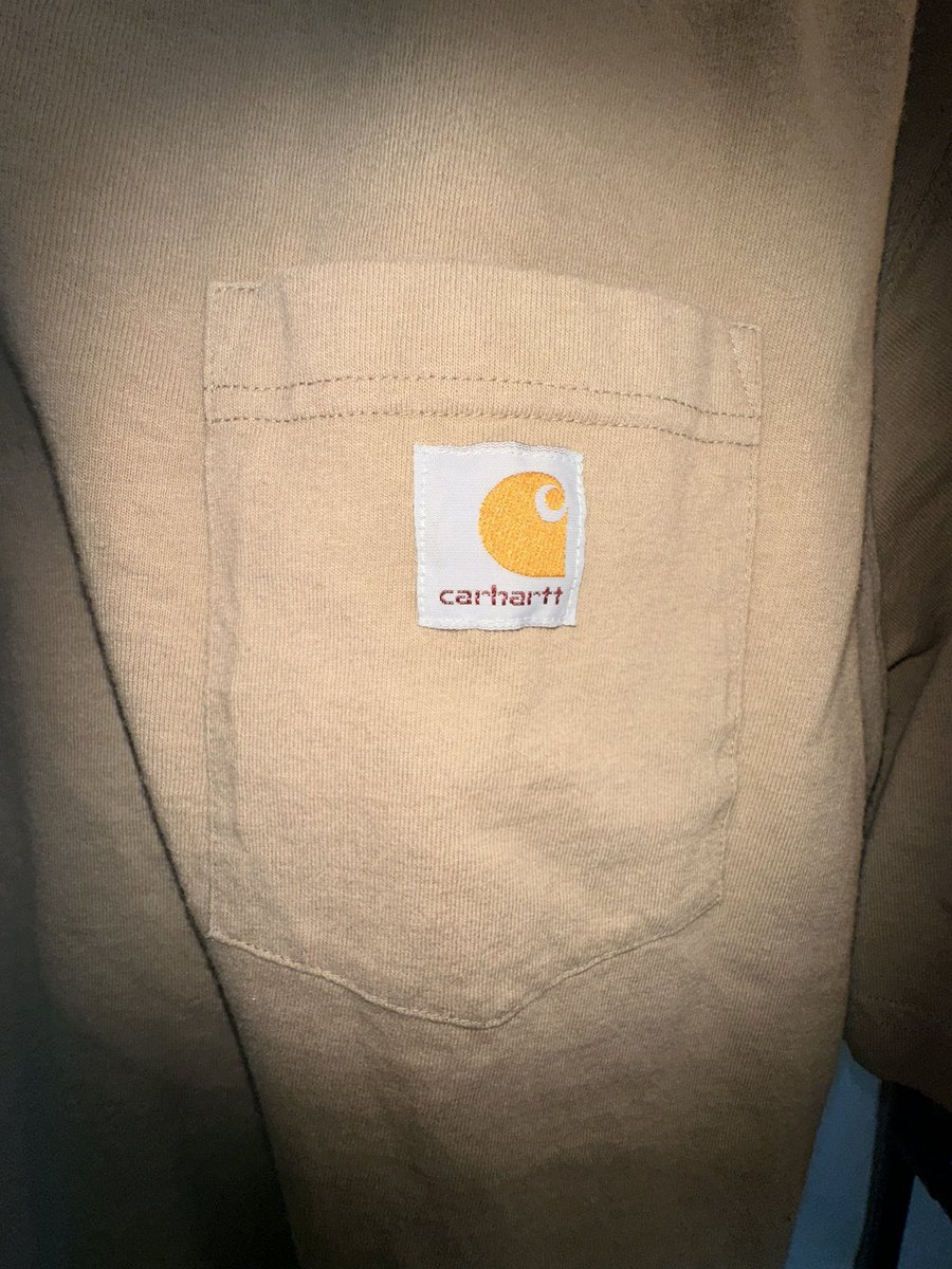LINK IN BIO 🏷️
.
Carhartt Mens T-shirt WorkWear Pocket Basic Heavyweight size L light brown
.
#vintage #shirts #vintageclothes #athentic #carhartt #heavyweight