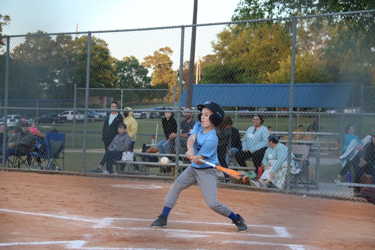 janieboles's tweet image. Love watching &amp;amp; taking pictures of Jack playing ball! Let’s go Blue Jays! 💙💙💙
