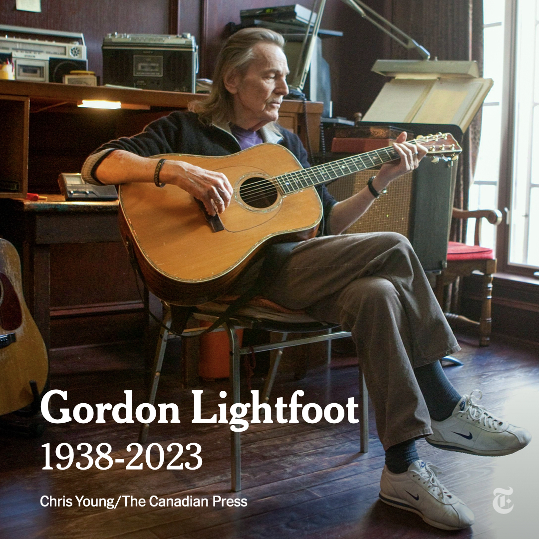 Gordon Lightfoot, the Canadian folk singer whose rich, plaintive baritone and gift for melodic songwriting made him one of the most popular recording artists of the 1970s, died on Monday. He was 84. nyti.ms/42h8Fl0