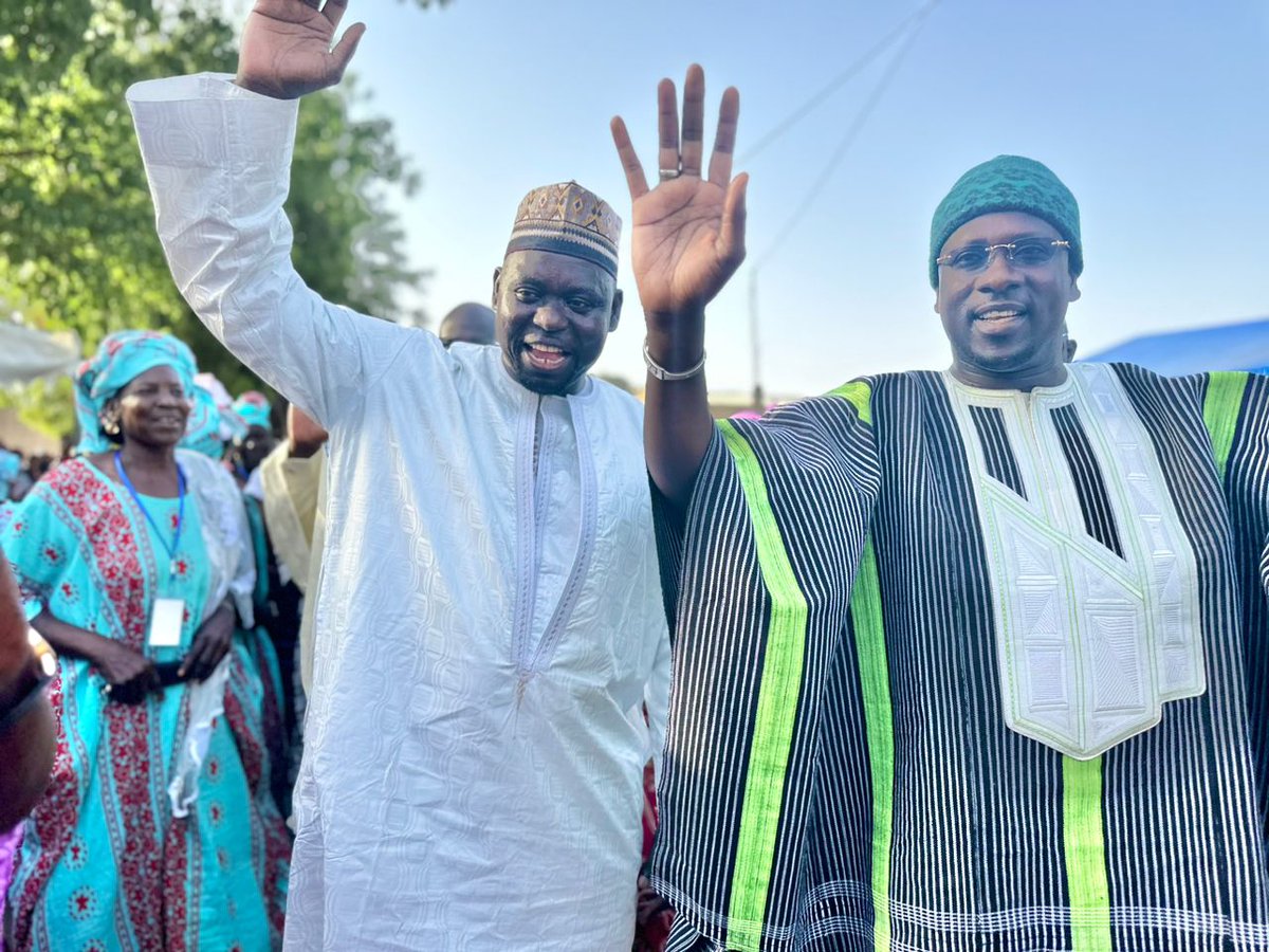Moissarr's tweet photo. Merci aux vaillantes femmes de #Mbassis dans la Commune de #Mbam pour ce bel accueil chaleureux dans la pure tradition sereer et à mon ami Simon DIOUF pour l'invitation.
L'avenir nous appartient. 
#I_ndioktoor_foo_fogole. https://t.co/ncqRegmsKS