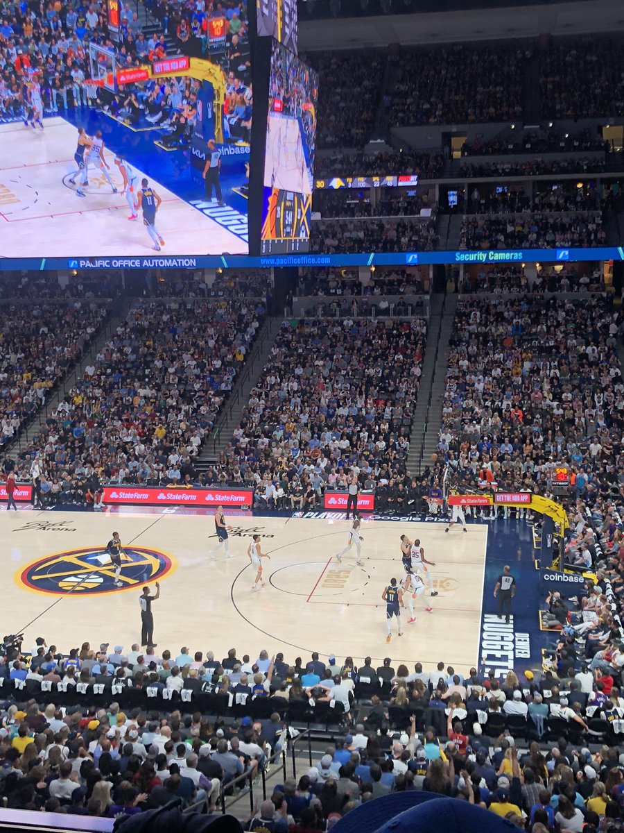 AlyssaMarye21's tweet image. The vibes are in fact immaculate….LFG!!! #milehighbasketball #dnvr #nbaplayoffs #round2  #game2